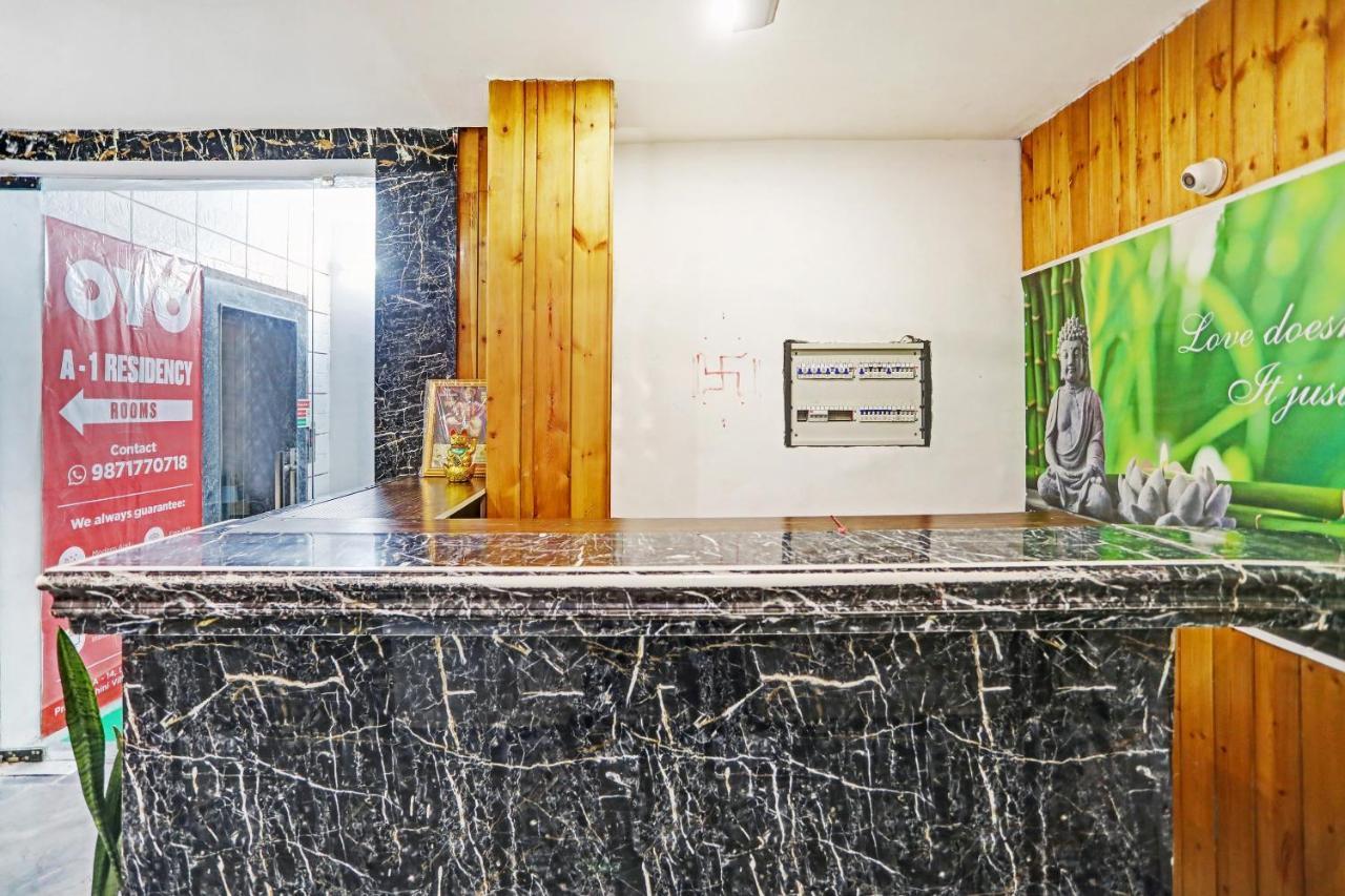 Oyo 81641 Collection O Hotel A1 Residency New Delhi Bagian luar foto